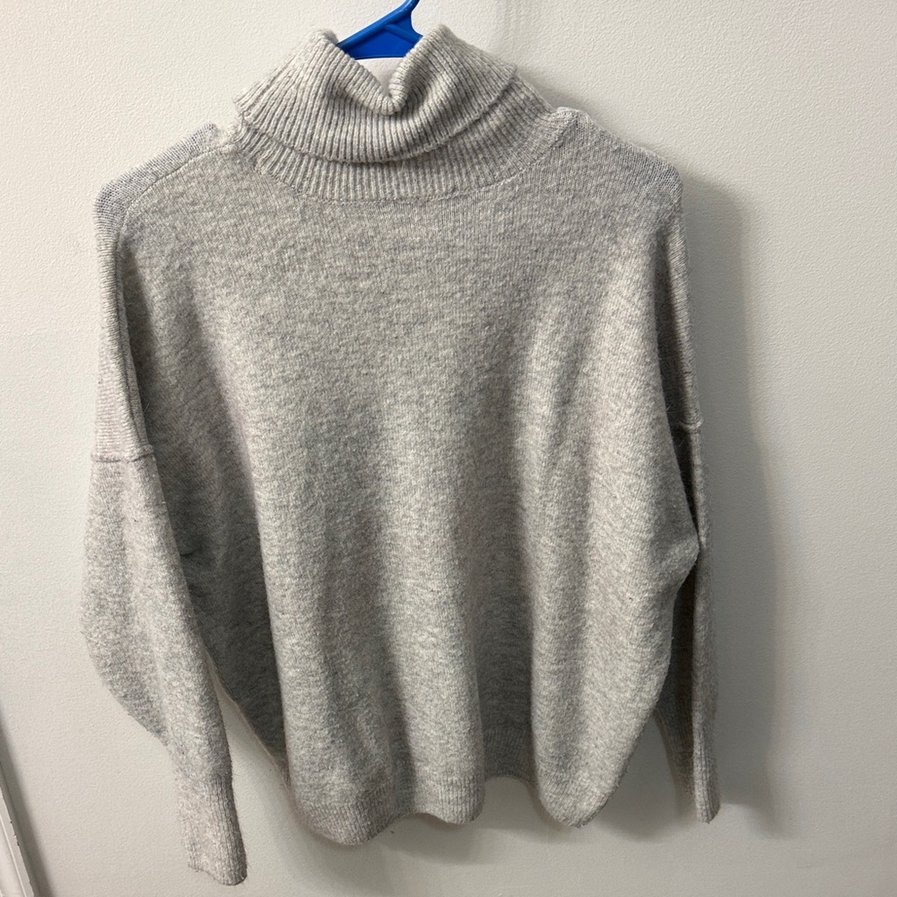 Vince Camuto Light Gray Knitwear